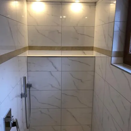 Grosszuege Ferienwohnung In Sparneck Apartment